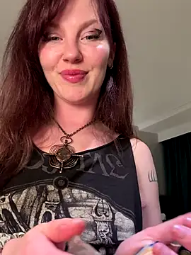 courtneyoccult online show from September 25, 8:07 am