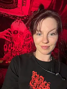 courtneyoccult online show from October 15, 7:52 am