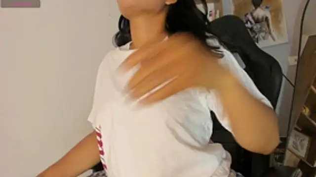 Snapshot of sophia18- chatting on December 20, 5:47 am sophia18- online show from December 20, 5:47 am