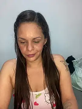 Snapshot of Kataliina chatting on February 7, 5:20 am Kataliina online show from February 7, 5:20 am