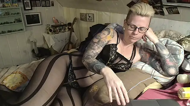 MaryG online show from February 27, 7:04 pm