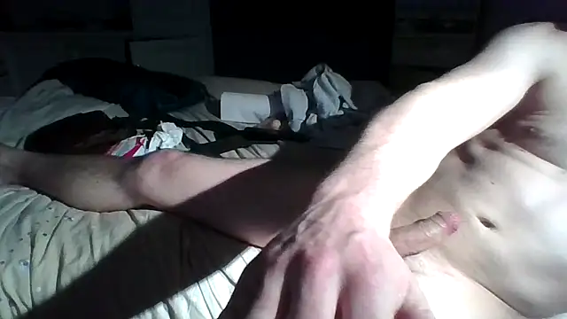 Snapshot of MmaxX004 chatting on March 9, 12:53 am MmaxX004 online show from March 9, 12:53 am