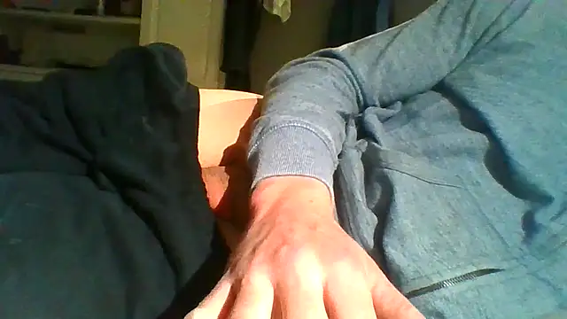 Snapshot of MmaxX004 chatting on March 12, 5:02 am MmaxX004 online show from March 12, 5:02 am