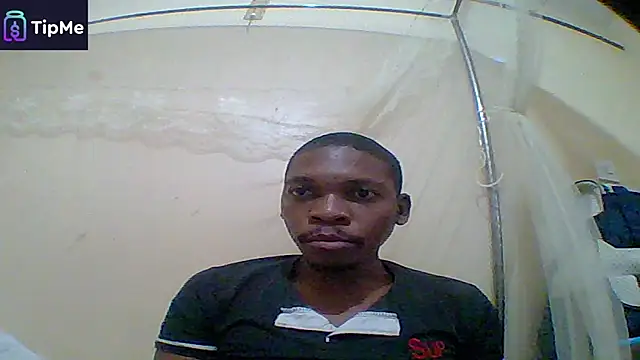 Snapshot of EarthyBull chatting on December 11, 3:15 pm EarthyBull online show from December 11, 3:15 pm