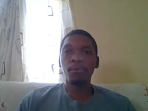 Snapshot of EarthyBull chatting on January 17, 12:10 pm EarthyBull online show from January 17, 12:10 pm