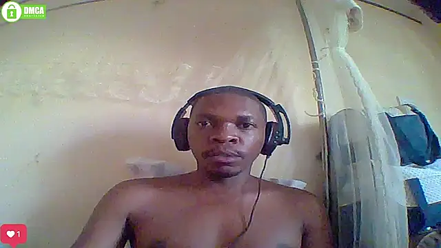 Snapshot of EarthyBull chatting on February 25, 2:00 pm EarthyBull online show from February 25, 2:00 pm