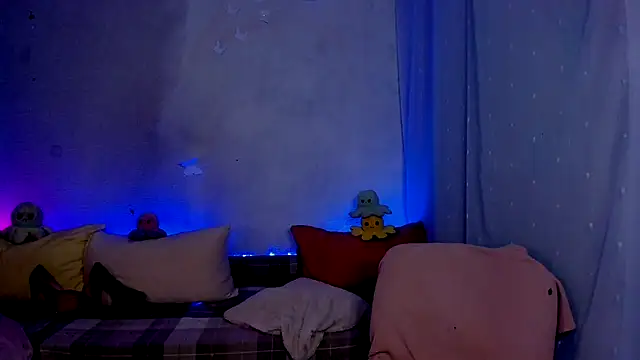 LickLizzy online show from February 4, 6:04 am