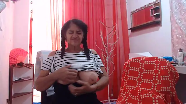 heyline milf online show from June 8, 2:06 pm