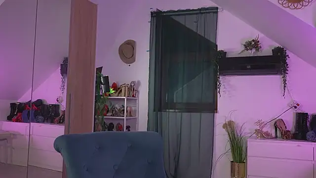 Snapshot of Amaliamour chatting on March 30, 10:22 pm Amaliamour online show from March 30, 10:22 pm