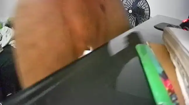 Snapshot of lechero226 chatting on January 20, 3:37 am lechero226 online show from January 20, 3:37 am