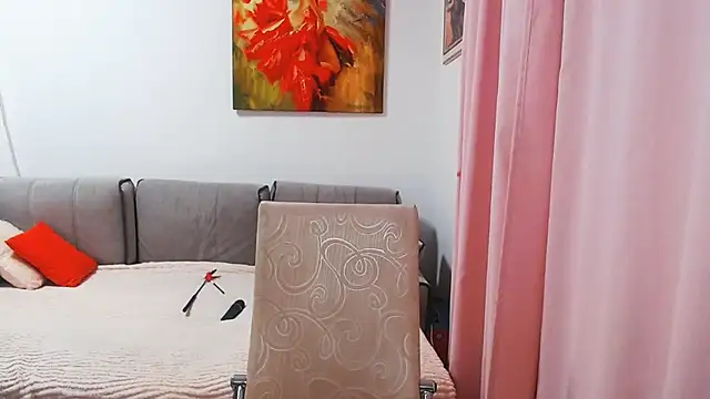 Magic Blondie online show from December 5, 2:58 pm