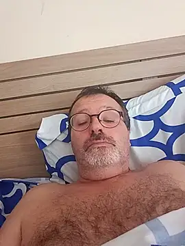 Snapshot of mike9473 chatting on September 12, 8:25 am mike9473 online show from September 12, 8:25 am