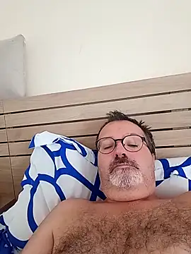 Snapshot of mike9473 chatting on September 20, 9:10 am mike9473 online show from September 20, 9:10 am