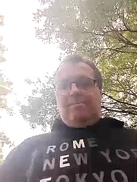 Snapshot of mike9473 chatting on September 22, 11:12 am mike9473 online show from September 22, 11:12 am