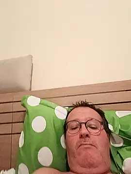 Snapshot of mike9473 chatting on September 24, 9:51 pm mike9473 online show from September 24, 9:51 pm