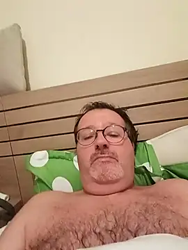 Snapshot of mike9473 chatting on October 4, 9:02 pm mike9473 online show from October 4, 9:02 pm