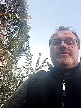 Snapshot of mike9473 chatting on October 10, 4:17 pm mike9473 online show from October 10, 4:17 pm