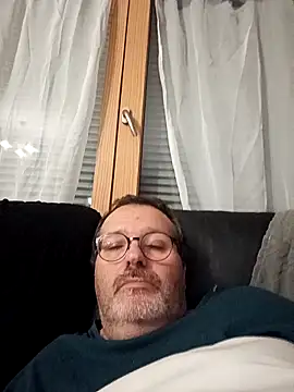 Snapshot of mike9473 chatting on October 11, 8:51 pm mike9473 online show from October 11, 8:51 pm