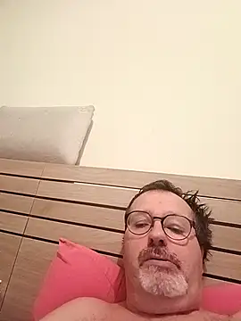 Snapshot of mike9473 chatting on October 13, 8:09 pm mike9473 online show from October 13, 8:09 pm