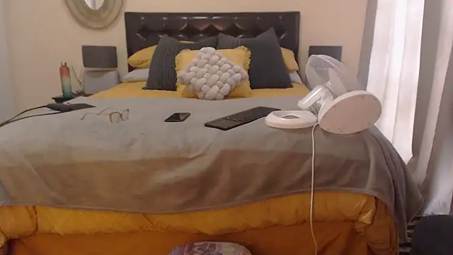 Creamyass22 online show from December 27, 2:12 pm