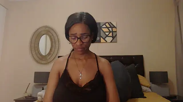 Creamyass22 online show from December 30, 7:32 pm