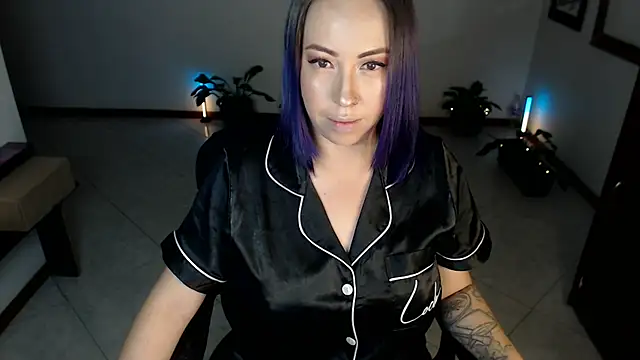 charlottezoe15 online show from August 9, 7:57 am