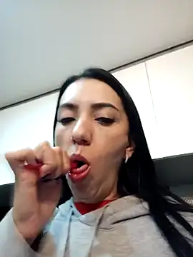 LunaZambrano online show from February 25, 1:50 pm