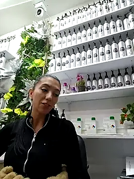 LunaZambrano online show from February 25, 11:55 pm