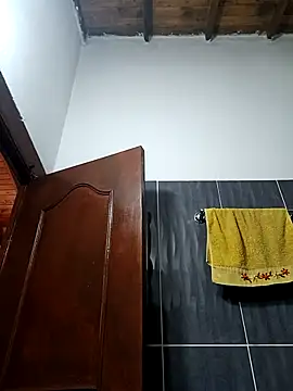 LunaZambrano online show from February 26, 6:43 pm