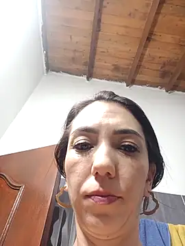 LunaZambrano online show from April 15, 3:13 am