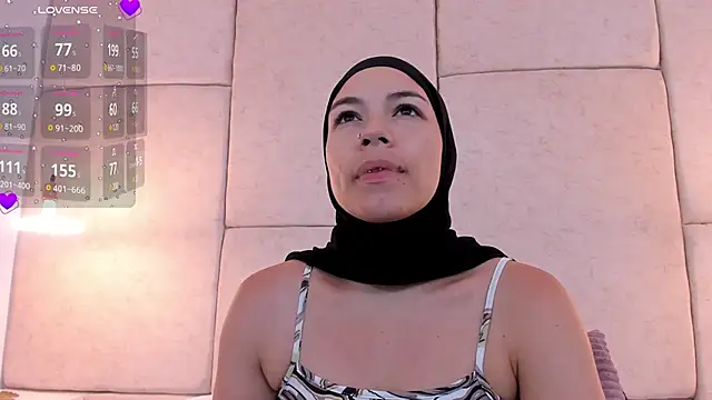 aisha vs online show from February 3, 11:53 am