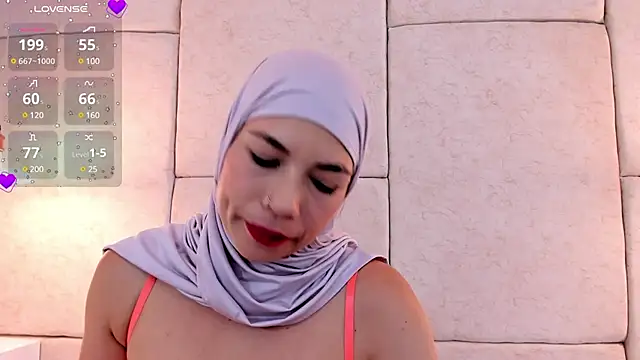 aisha vs online show from February 8, 3:10 pm