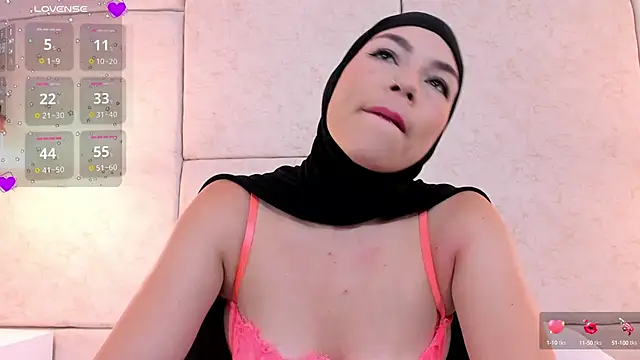 aisha vs online show from March 20, 3:47 pm