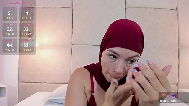 aisha vs online show from February 11, 12:32 pm