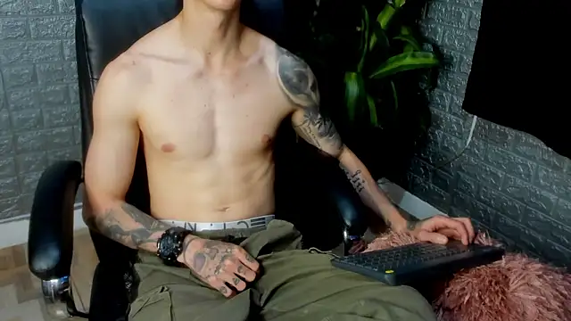 Snapshot of Dmtry6 chatting on February 28, 3:57 pm Dmtry6 online show from February 28, 3:57 pm