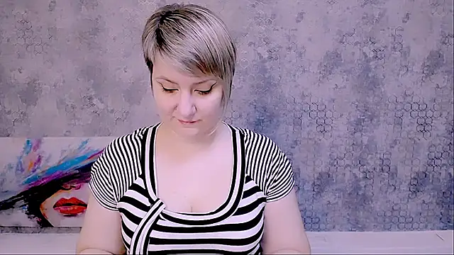 Djullia online show from March 22, 6:00 am