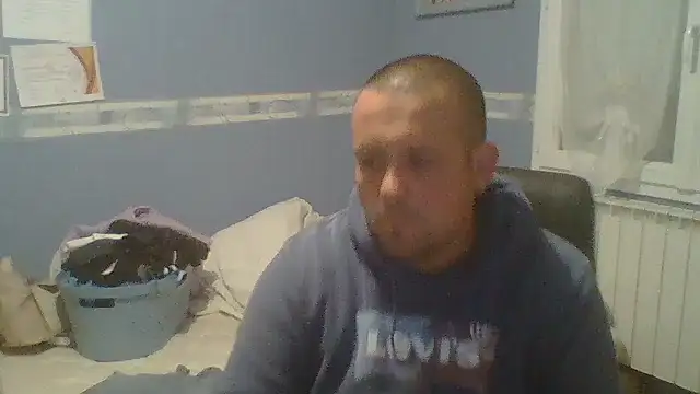 manubm03 online show from October 14, 3:57 pm