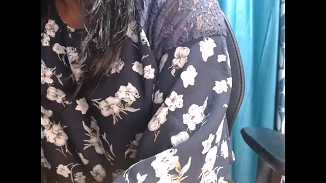 Snapshot of CuteRhea69 chatting on March 3, 5:39 pm CuteRhea69 online show from March 3, 5:39 pm