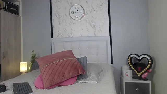 Sofia Blosom online show from March 14, 7:15 am