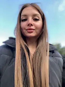 KrisMagnoly online show from October 3, 1:41 pm