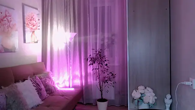 sensualEmilia online show from January 23, 10:01 pm