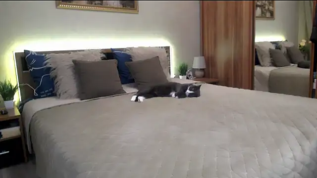 sensualEmilia online show from March 12, 7:17 pm