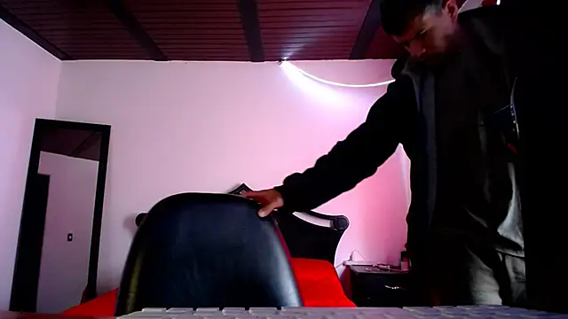 Snapshot of Deiby_casas chatting on February 14, 3:15 pm Deiby casas online show from February 14, 3:15 pm