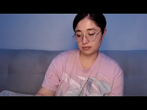 YummymeowW online show from April 6, 4:52 pm