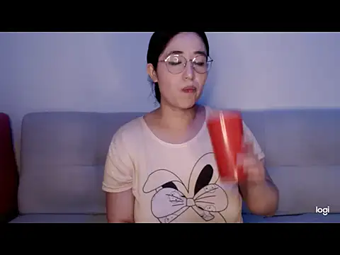 YummymeowW online show from June 23, 3:15 am
