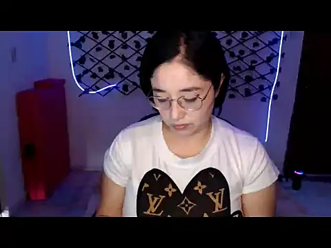 YummymeowW online show from July 30, 9:36 pm