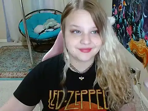 Emihaze online show from March 22, 1:22 am