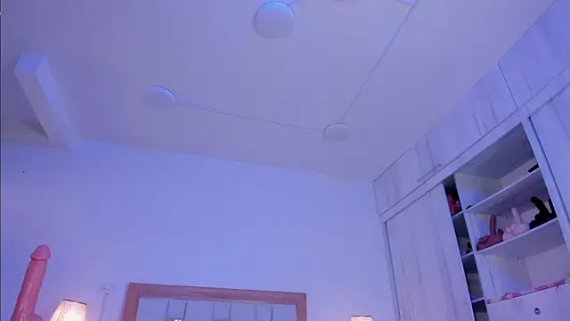 mia hank online show from January 21, 2:37 pm