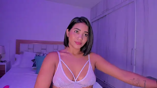 mia hank online show from February 15, 11:39 am