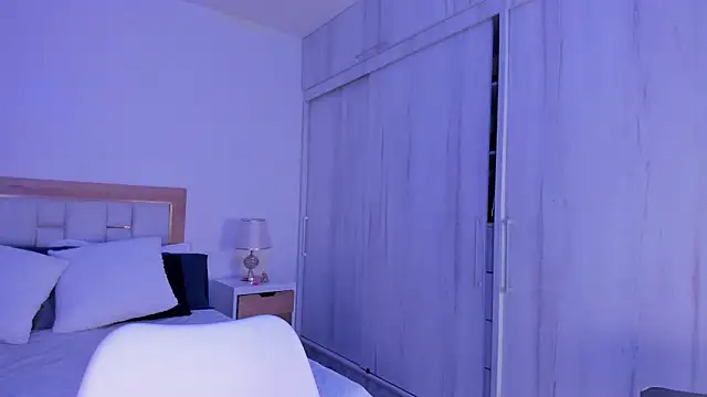 mia hank online show from February 22, 11:46 am